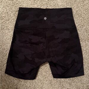 Lululemon wunder train shorts